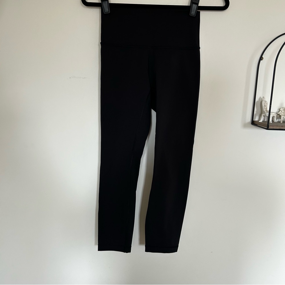 Lululemon Black Wunder Under Crop Leggings‎ Size 4